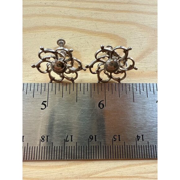 Vintage Sterling Silver Screw Back Flower Earrings - Picture 4 of 5